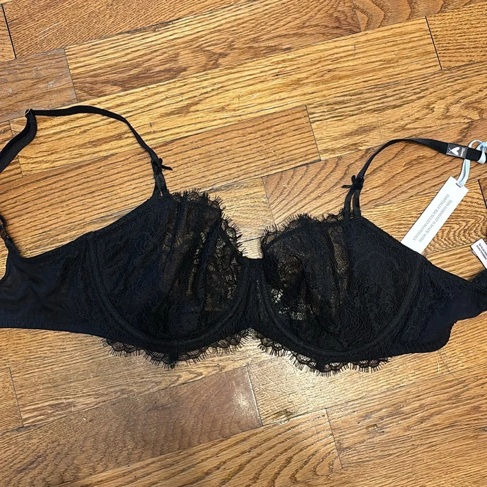 Victoria Secret Unlined Demi 32DDD Bra BRAND NEW - Picture 2 of 8